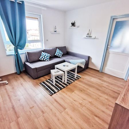 Sea Star Apartment Pula Ngoại thất bức ảnh