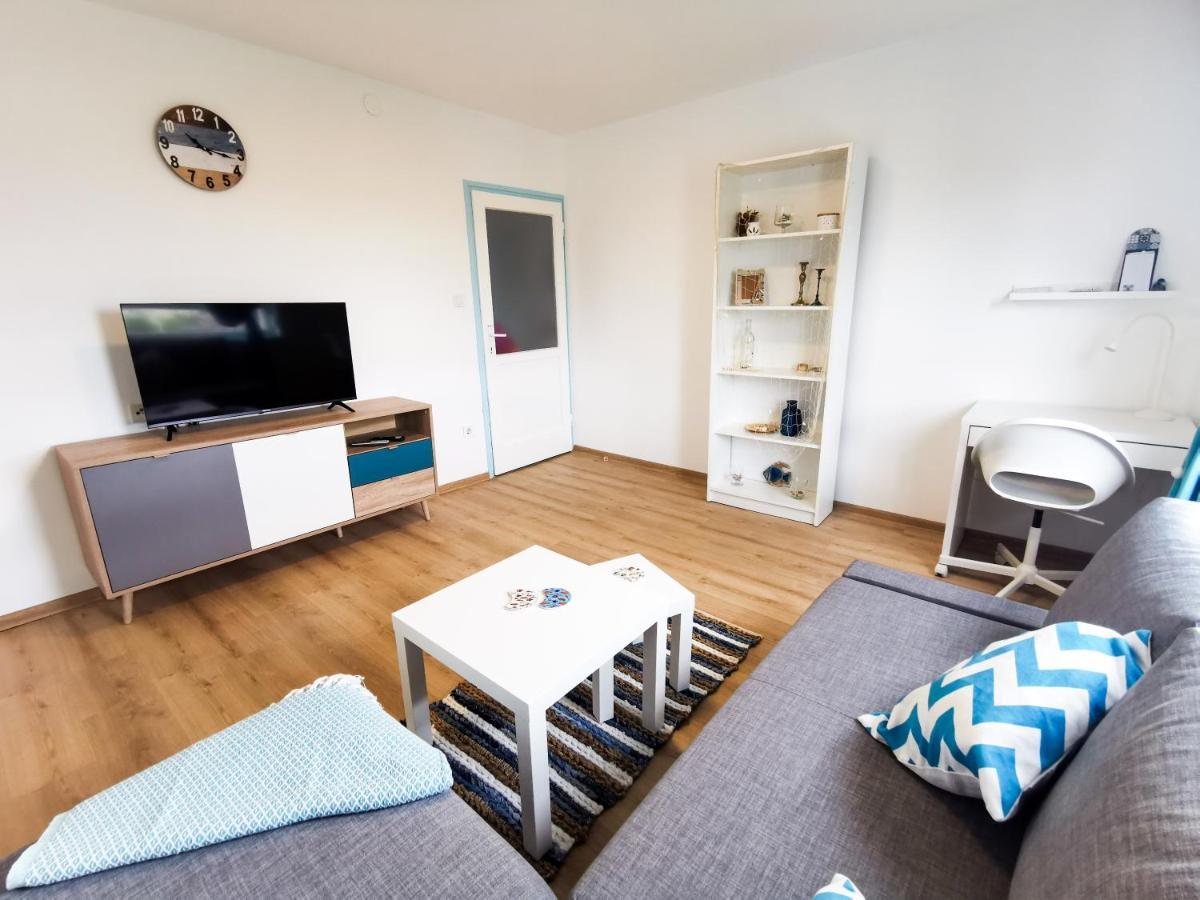 Sea Star Apartment Pula Ngoại thất bức ảnh